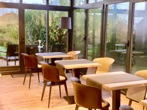 Hotels Hotel Saint-Roch, Saint-Ybard : photos des chambres