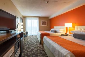 Howard Johnson Plaza by Wyndham by the Falls Niagara Falls