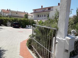 Apartment in Palit with terrace, air conditioning, W-LAN, washing machine 4386-2 