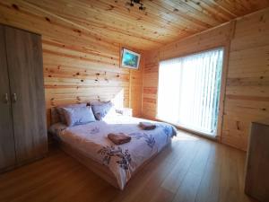 Lakeview Estate Chalet