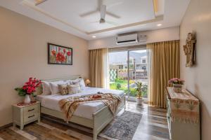 ELIVAAS Heaven in Hills Rockford 4 BHK Pet friendly villa with Pvt Pool