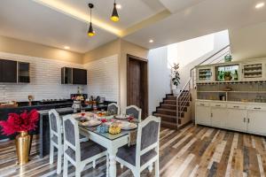 ELIVAAS Heaven in Hills Rockford 4 BHK Pet friendly villa with Pvt Pool
