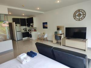 AtKaronWithChadaB210