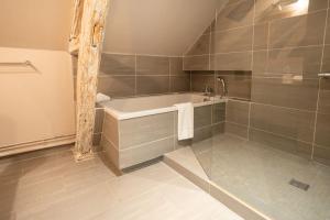 Villas Maison 5 etoiles luxe 6p piscine privee chauffee Lascaux : photos des chambres