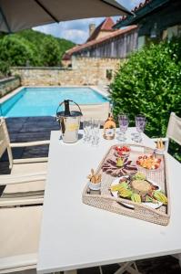 Villas Maison 5 etoiles luxe 6p piscine privee chauffee Lascaux : photos des chambres