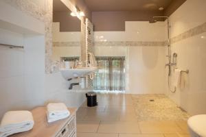 Villas Maison 5 etoiles luxe 6p piscine privee chauffee Lascaux : photos des chambres