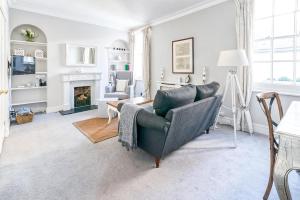 Cozy and Spacious Kensington Maisonette