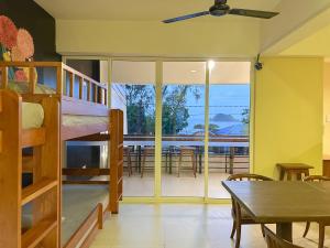Dazzlebay Hostel
