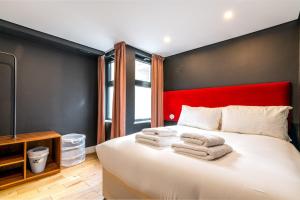 Trendy Kings Cross Flat