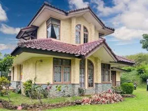 Large Villa Ciater 3BR near Sariater by 2ndHome - 梳邦再也