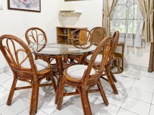 Large Villa Ciater 3BR near Sariater by 2ndHome