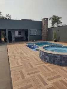 5 pessoas,casa aconchegante com piscina e jacuzzi - Agudos