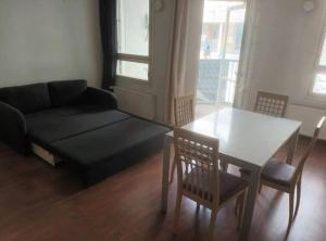 Own Sauna, in front of Shopping mall, 15min to Center