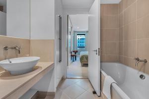 MySquare South Quay 02 Bed Apartments in Canary Wharf