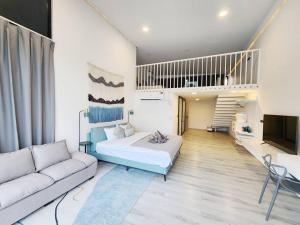 Unique Townhouse Pool Slide Access