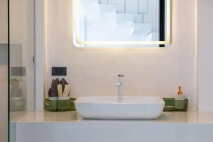 Unique Townhouse Pool Slide Access