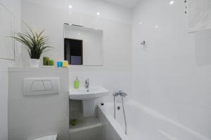 Osiedle Piastowskie Comfort Apartment by BookingHost