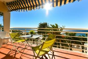 LA BELLE VUE mer avec joli balcon et parking, à côté des plages et du centre-ville