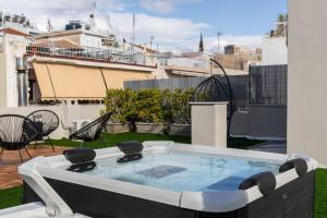 Acropolis View Rooftop Garden & Jacuzzi