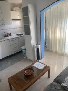 3 BDRM APART NEAR THE SEA! GREAT FOR KIDS!