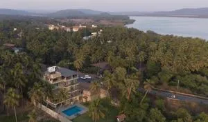 Luxury 8bhk villa with pool lawn villa in Siolim - Parxem