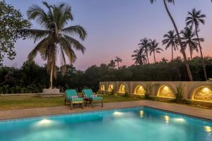 Luxury 8bhk villa with pool lawn villa in Siolim