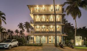 Luxury 8bhk villa with pool lawn villa in Siolim