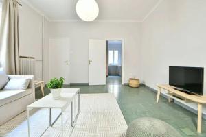 Dionysos Suite Pathsion