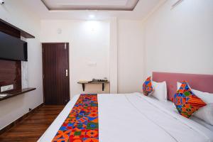 FabHotel HSR Gateway