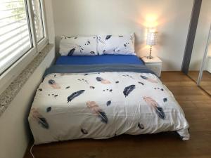 Chambre spacieuse, lumineuse et reposante