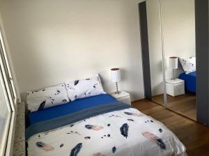 Chambre spacieuse, lumineuse et reposante