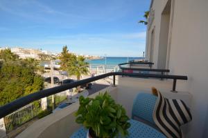 Triple Room with Balcony and Lateral Sea View