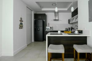 Parkhurst 303 King Bed Pool and Gym