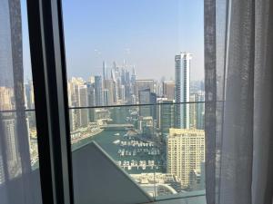 Dubai Marina stunning views holiday apartment Stella Maris Tower