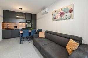 Mila luxury apartment with private pool 