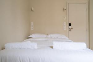 Auberges Beautiful room with ensuite bathroom in Paris! : photos des chambres