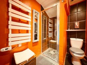 Maisons de vacances Maison de campagne avec piscine-jardin-wifi : photos des chambres