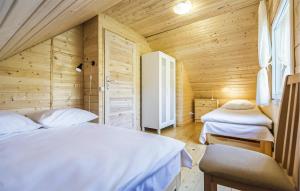 1 Bedroom Cozy Apartment In Pobierowo