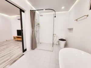 Pool Access Massive Townhouse