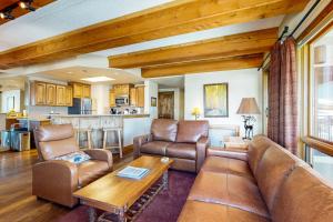 Majestic Mountain Nook