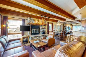 Majestic Mountain Nook