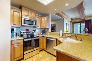 Majestic Mountain Nook