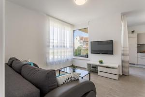 Ferienwohnung in Podstrana-Sv Martin mit Balkon, Klimaanlage, W-LAN, Waschmaschine 4777-2