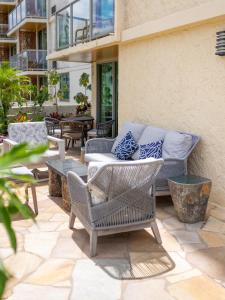 Luana Waikiki Hotel & Suites