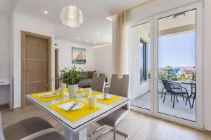 Apartment in Podstrana-Sv Martin with sea view, balcony, air conditioning, WiFi 4777-3