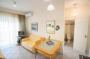 Isthmus luxury apartment