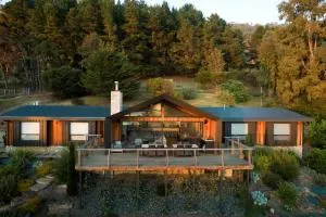 Pinewood High Country Retreat - Lake Eildon Luxe - 艾尔登