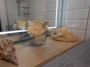 Eden Suite Sasco Apartments