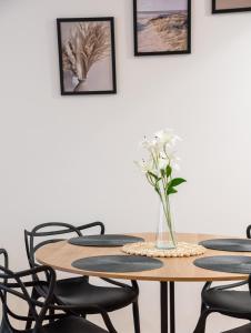 Wilanów Sarmacka Stylish Apartment by BookingHost