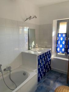 Appartements Duplex T3 climatise centre terrasse parking payant : photos des chambres